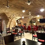 فندق Goldener Adler Garni 3*