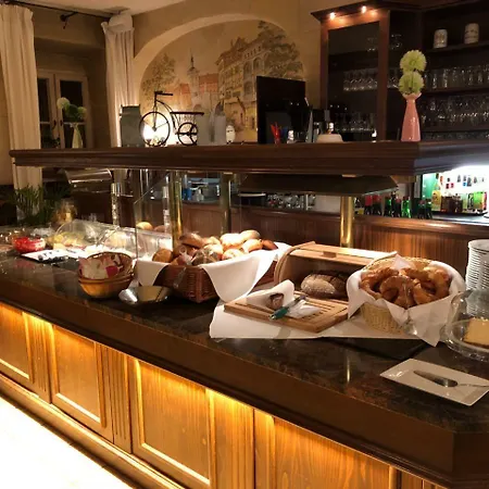 Goldener Adler Hotel Hallstadt
