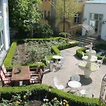 Goldener Adler Garni Hotel 3*