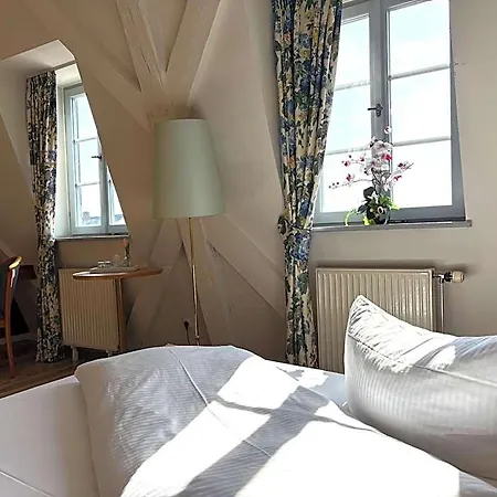 Goldener Adler Garni Hotel