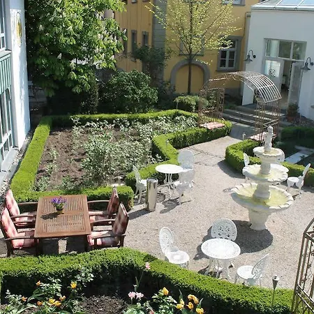 Goldener Adler Garni Hotel 3*