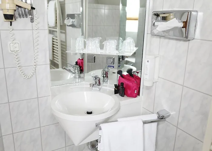 Goldener Adler Garni Hotel 3*