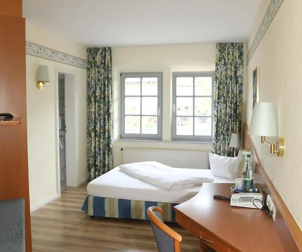 Hotel Goldener Adler Garni Hallstadt