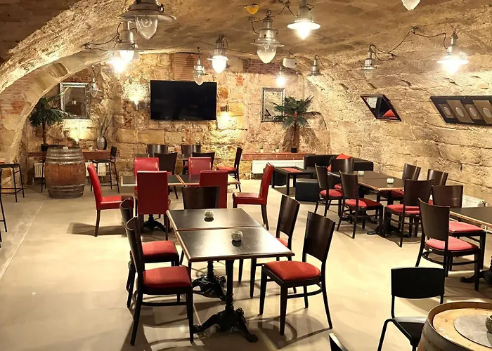 Goldener Adler Garni Otel Hallstadt