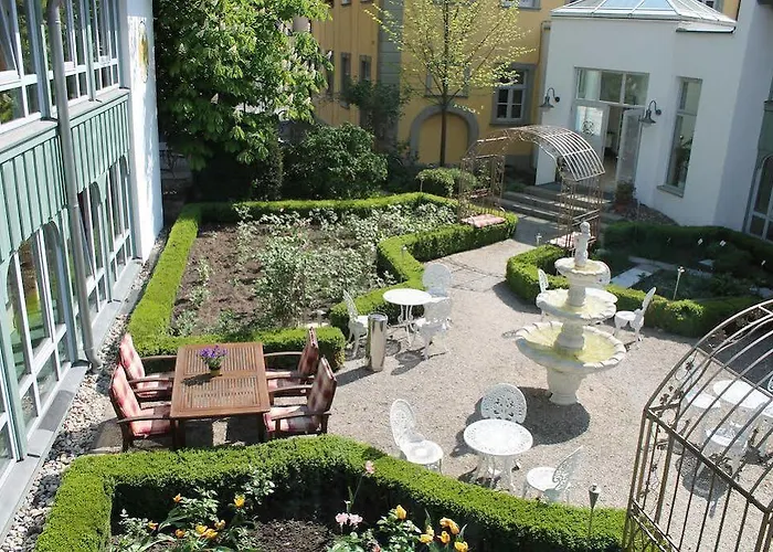 Goldener Adler Garni Hotel 3*